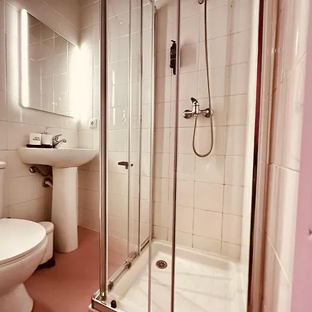 Lazy - 4pink Walls - Breakfast Included Daire