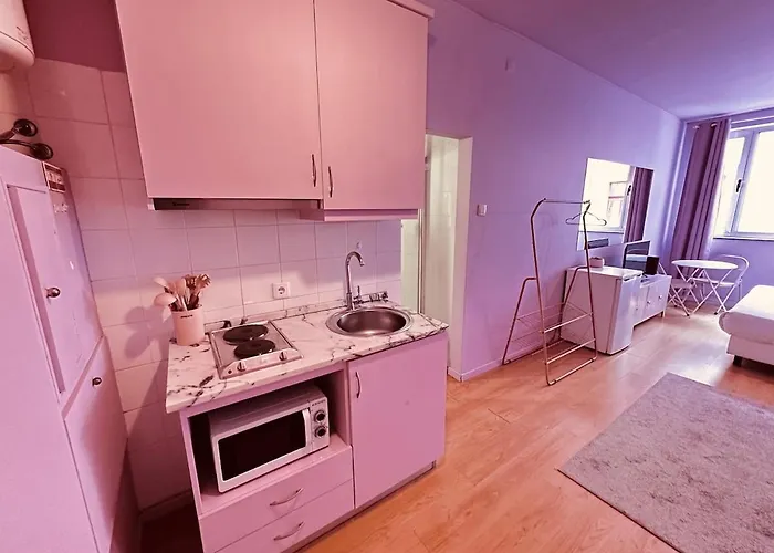 Apartment Lazy - 4pink Walls - Breakfast Included