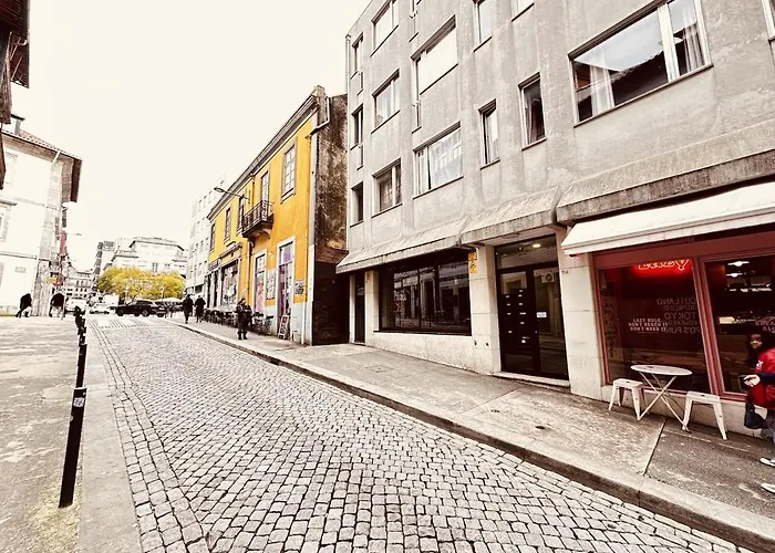 Lazy - 4pink Walls - Breakfast Included